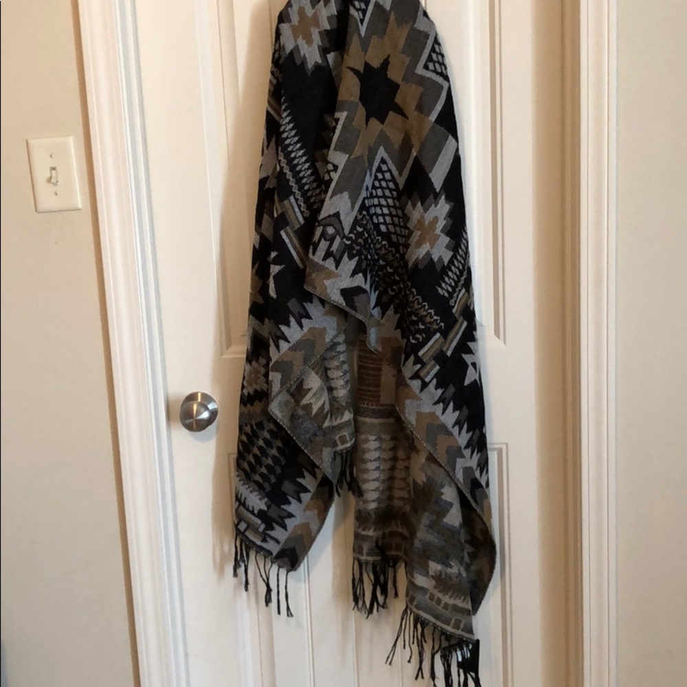 Aztec print scarf NWT